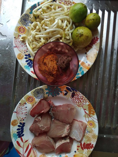 วิธีทำ แกงส้มปลากะพงกับถั่วลิสง