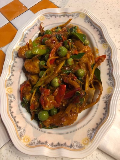 ปลาช่อนผัดเผ็ด