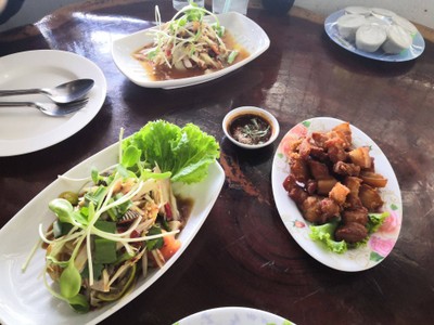 อาหาร หรือ เครื่องดื่ม