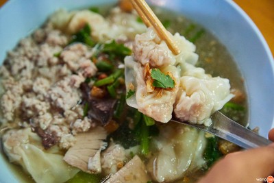 ก๋วยเตี๋ยวหมูตาเกียรติ