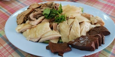 เมนูของร้าน ข้าวมันไก่ตอนหน้าอำเภอ