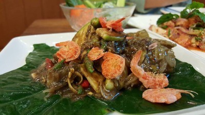 ตำส้มโอน้ำปู๋