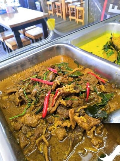 แกงคั่วเผ็ดเนื้อข่าอ่อน
