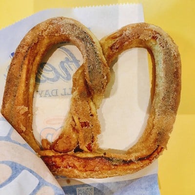 Cinnamon Pretzel