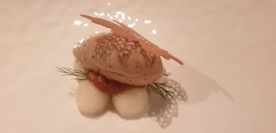 Apple compote, cinnamon leaf and fresh dill