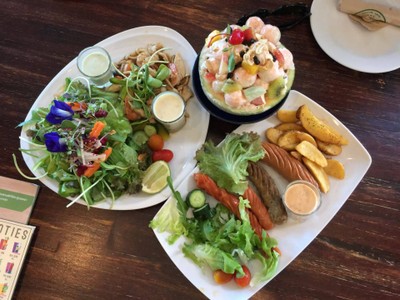 อาหาร หรือ เครื่องดื่ม