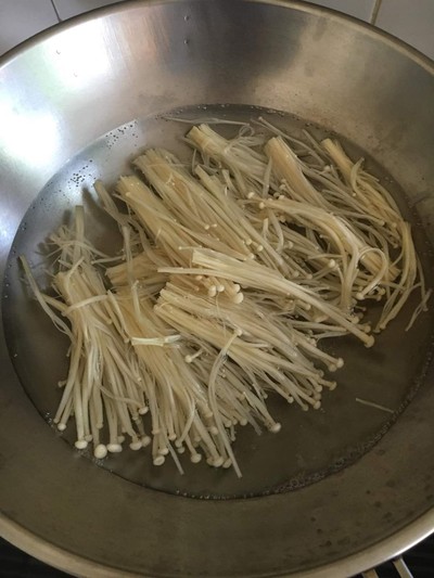 วิธีทำ ต้มยำเห็ดดอกขจรพริกสด