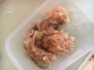 วิธีทำ อกไก่เส้นทอดไร้น้ำมัน