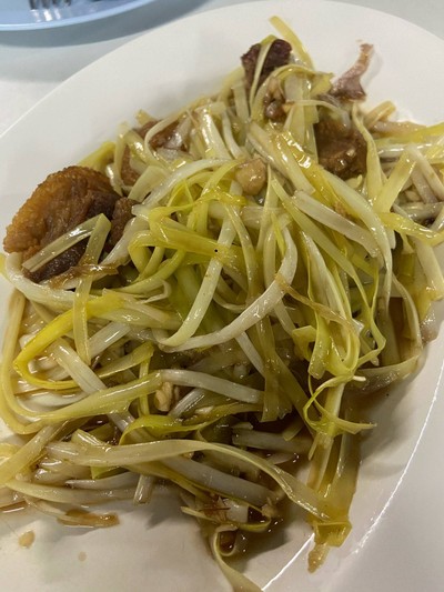 กุยช่ายขาวผัดหมูกรอบ