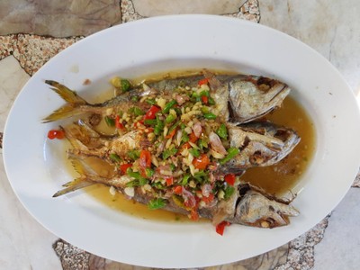 ปลาทูทอดราดพริกสด