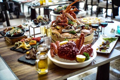 อาหาร หรือ เครื่องดื่ม