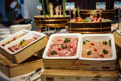 อาหาร หรือ เครื่องดื่ม