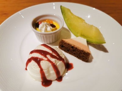 อาหาร หรือ เครื่องดื่ม