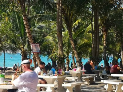 หาดทรายแก้ว : ทะเลสวยสัตหีบวันเดียวก็เที่ยวได้