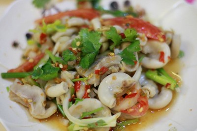 ยำไส้ตัน