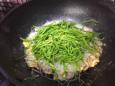 วิธีทำ วุ้นเส้นผัดชะอม วิธีทำ วุ้นเส้นผัดชะอม