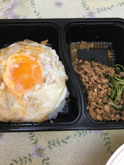 ข้าวผัดกระเพรา
