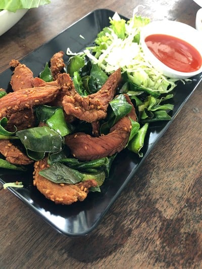 หมูทอดแดดเดียว