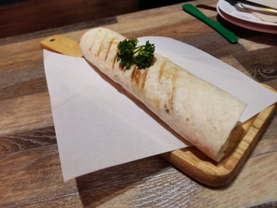 Dino Roll ไก่ทอด