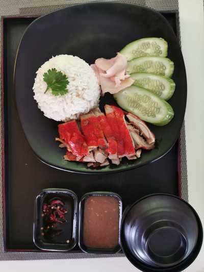 อาหาร หรือ เครื่องดื่ม