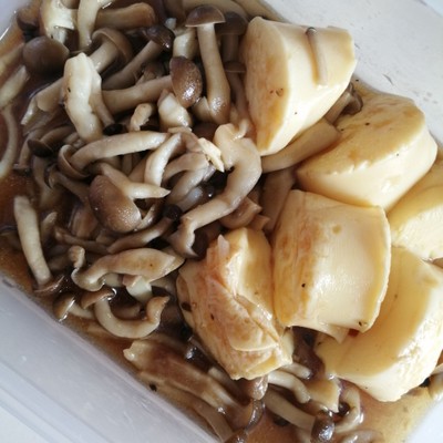 วิธีทำ ผัดเห็ดออรินจิกับเต้าหู้ไข่ วิธีทำ ผัดเห็ดออรินจิกับเต้าหู้ไข่