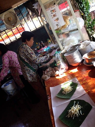 ลงมือเองทุกจาน