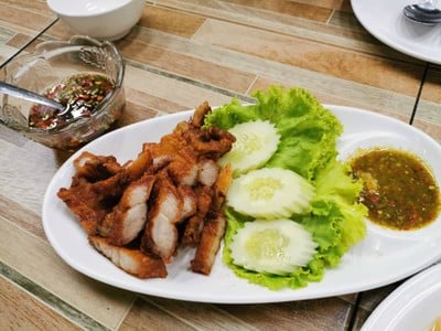 อาหาร หรือ เครื่องดื่ม