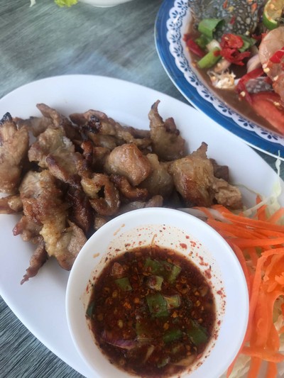 คอหมูย่าง