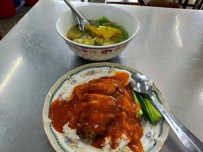 ข้าวหมูกรอบ / เกี๊ยวน้ำ