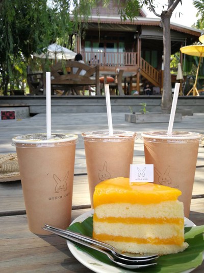 อาหาร หรือ เครื่องดื่ม