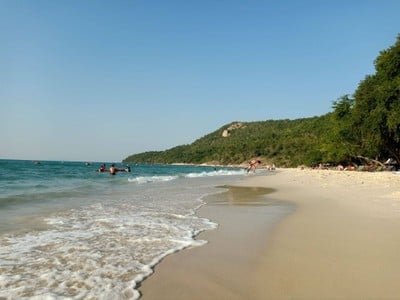 หาดทรายแก้ว