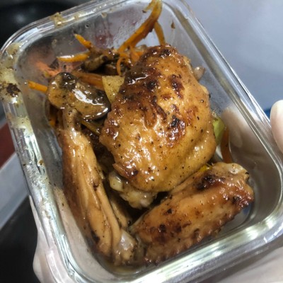 แม่ไก่พริกไทยดำ