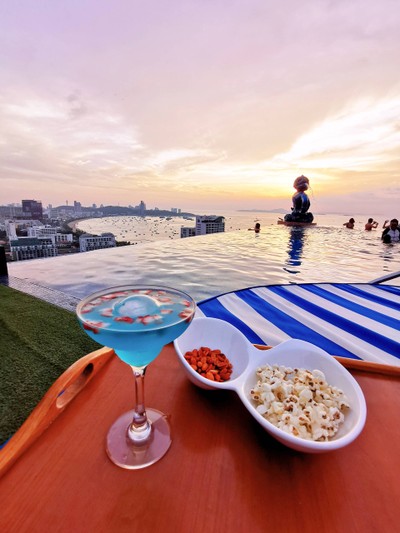 อาหาร หรือ เครื่องดื่ม