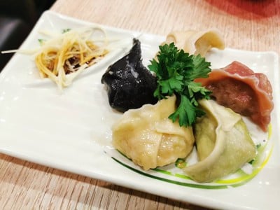 เกี๊ยวห้าสี