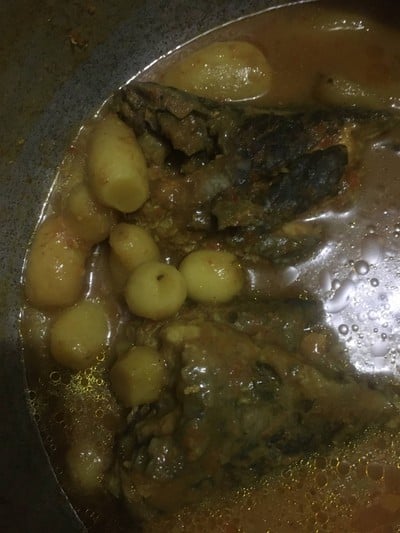 แกงส้มปลาหมอกับมันหนู