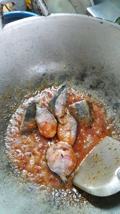 วิธีทำ ปลาดุกผัดพริกแกง