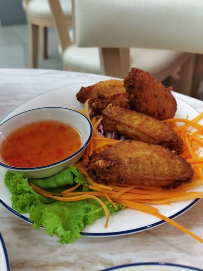 FRIED CHICKEN WINGS