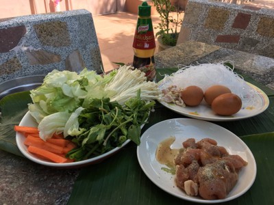 วิธีทำ สุกี้หมูไข่น้ำแร่แห้ง