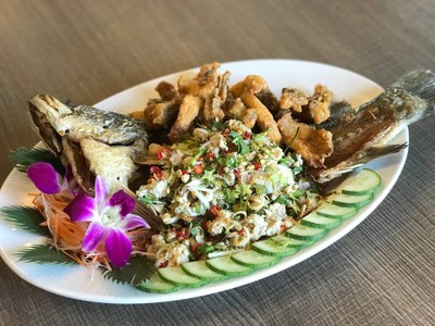 สโมสรเพชรเกล็ดแก้ว โรงเรียนชุมพลทหารเรือ สโมสรเพชรเกล็ดแก้ว โรงเรียนชุมพลทหารเรือ