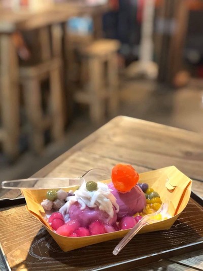 ไอติมบัวลอยทับทิมสยาม ไข่เค็มไชยา