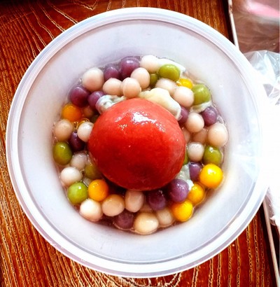 บัวลอยไข่ชมพู