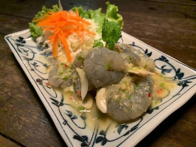 Chom Bar&Bistro