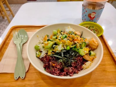 จานใหญ่ กินอิ่ม