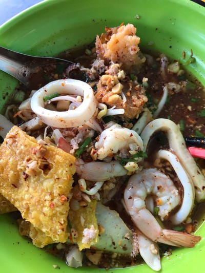 ก๋วยเตี๋ยวต้มยำทะเลเส้นปลา