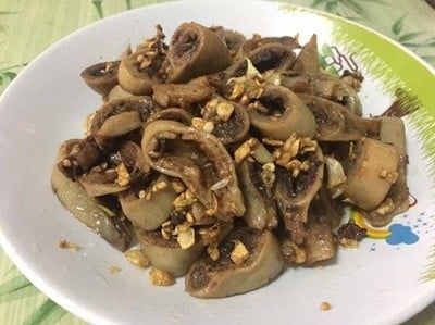 วิธีทำ ไส้ตันหมูทอดกระเทียม วิธีทำ ไส้ตันหมูทอดกระเทียม