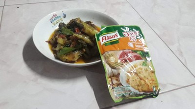 ผัดเผ็ดปลาดุกทอดกรอบ
