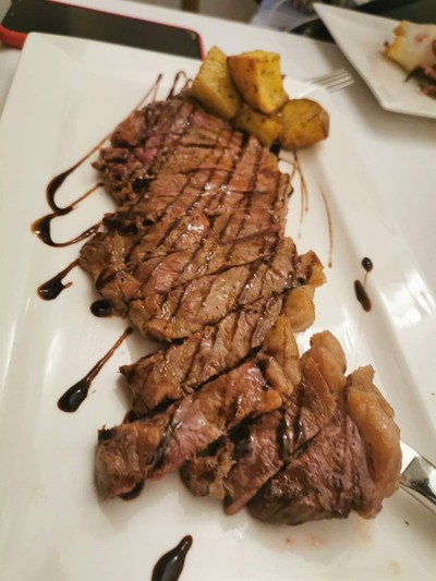 อาหาร หรือ เครื่องดื่ม