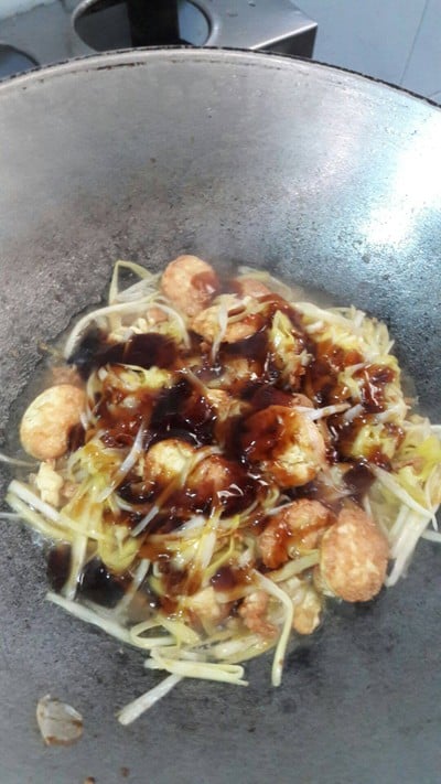 วิธีทำ กุยช่ายขาวผัดเต้าหู้ไข่ วิธีทำ กุยช่ายขาวผัดเต้าหู้ไข่