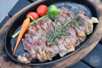 เนื้อออสเตรเลียย่างจิ้มแจ่ว