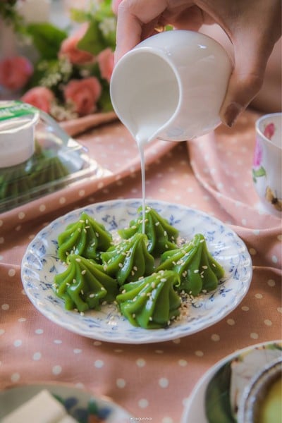 เมนูของร้าน หยกสด ขนมไทยใบเตย อ้อมน้อย